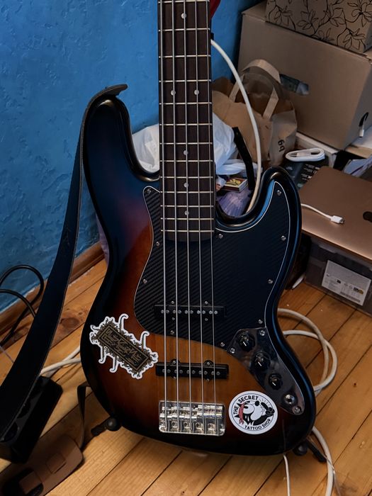 Jazz bass sqier