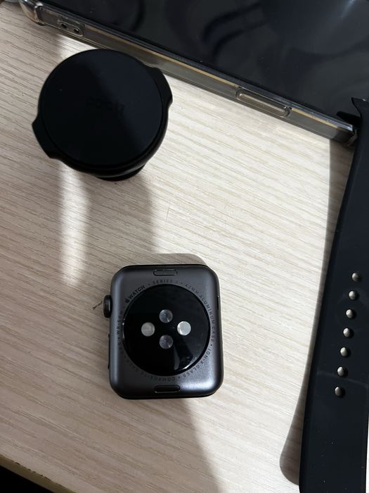 Продам смарт часы эпл вотчи 3 42 mm