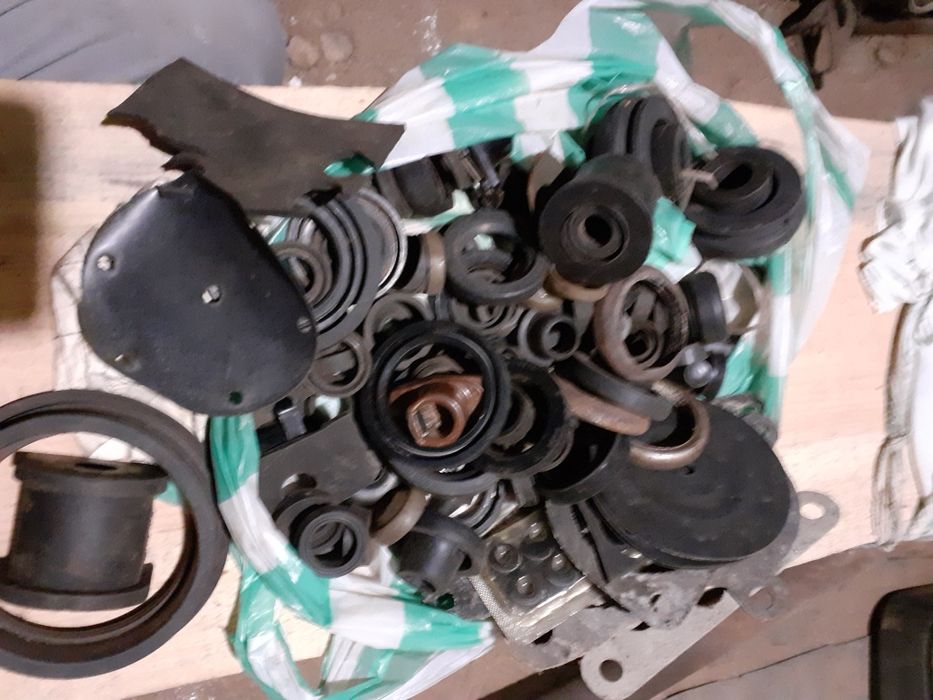 ЧАСТИ ЗА москвич 408,412