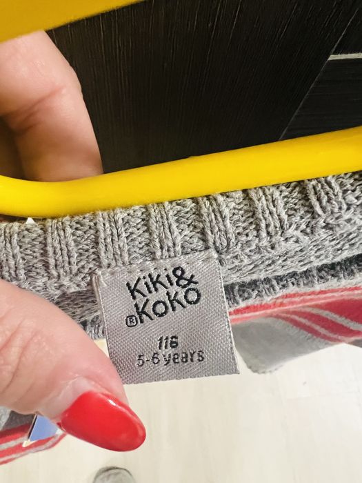 Vand bluze noi pentru gemeni. Marime 116-122 cm.