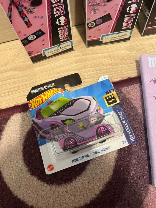 Неща на monster high монстър хай