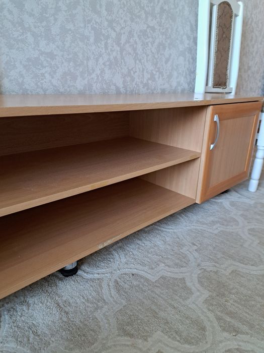 Продам тумбу под телевизор