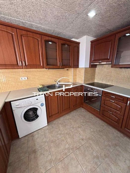 Дава се под наем Тристаен апартамент в Пловдив, Център - 94 кв.м за 765 € - Снимка #2