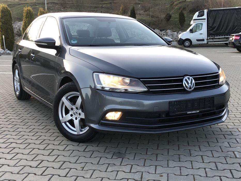 VW Jetta an fabricatie 12/2016 motor 2.0 tdi 110cp navigatie parktronic  comenzi volan jante euro 6