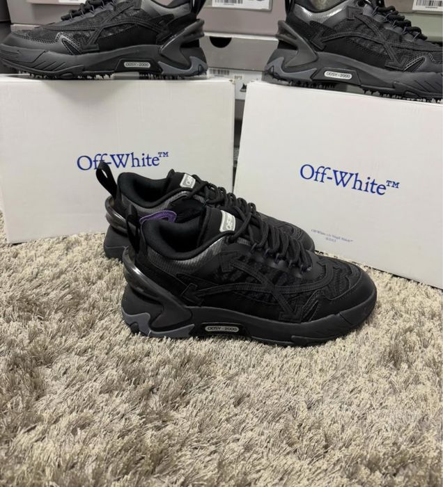 marimea 42 Off White negri