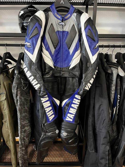 Kожен мото екип  BUSE YAMAHA ,2 части ,размер 52 M/L, твърди протектори