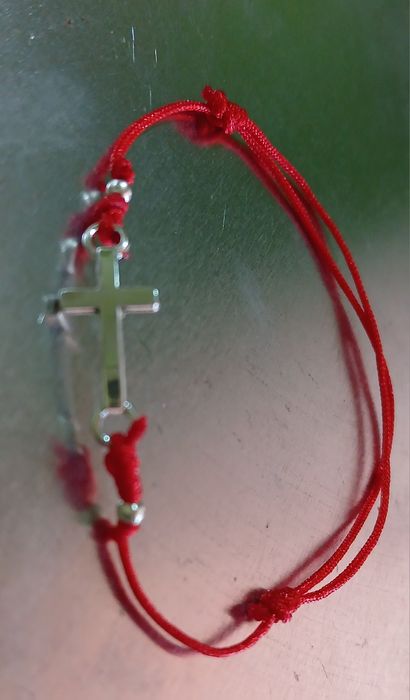 Нови Ръчно Изработени Гривнички