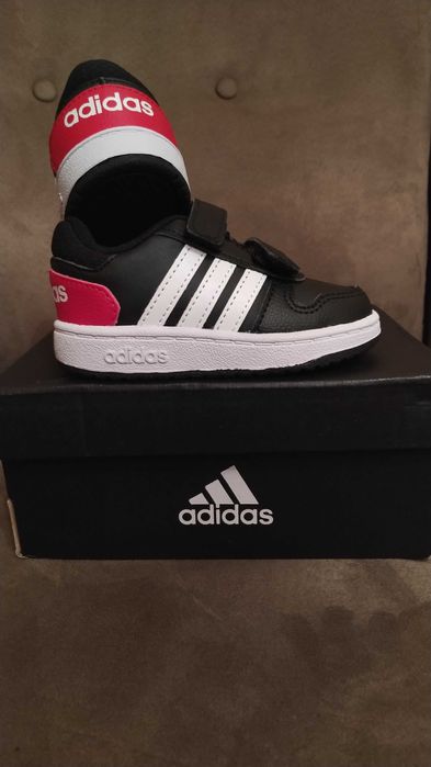 Детски маратонки Adidas Hoops 2.0 номер 20