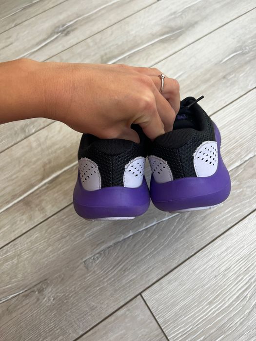 Маратонки -Under Armour GGS Surge 4