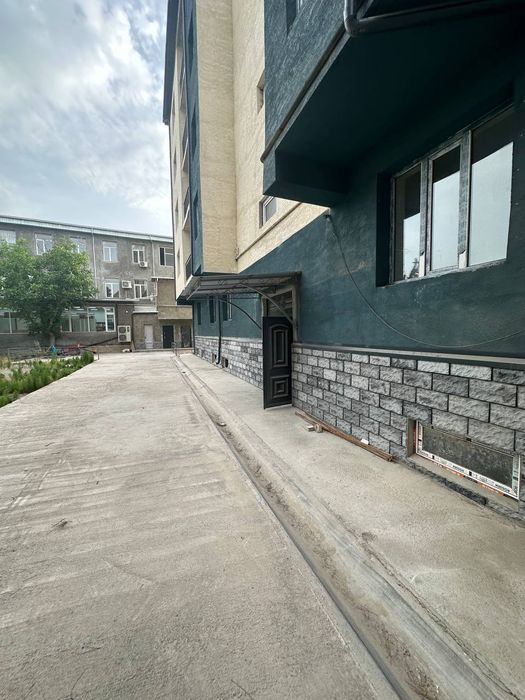 Kvartira sotiladi novostroyka 3xona 76kv 2chi qavat srochna 48000$