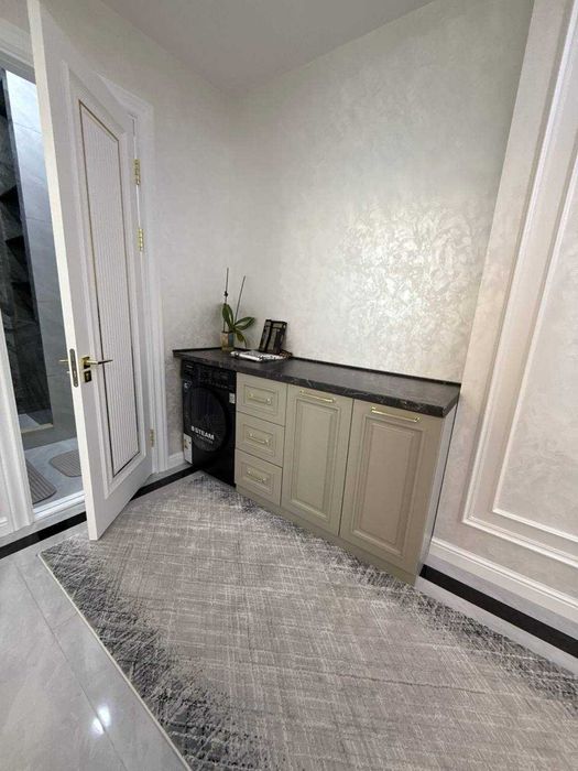 Аренда ул. Бабура, Новостройка, 2-х комнатная, с обстановкой, паркинг