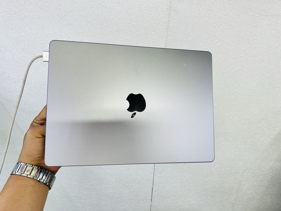 Macbook pro  m1 pro