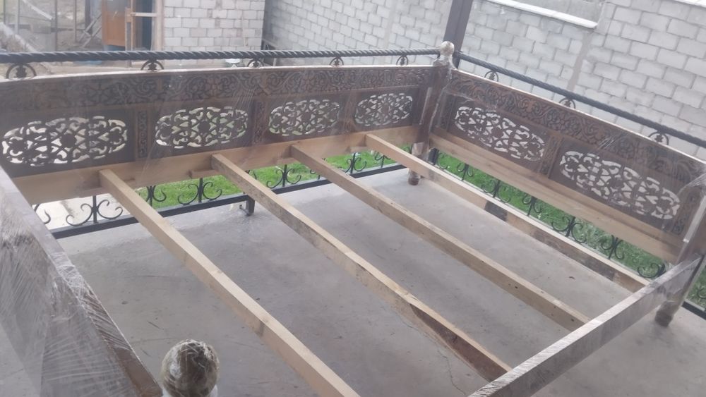 Тапчан и кровать