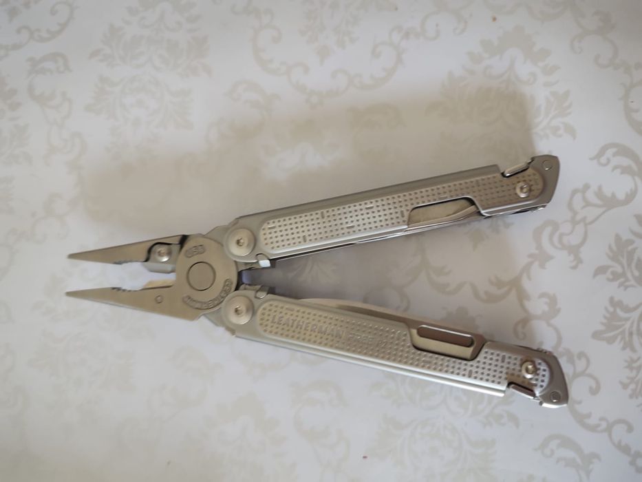 Продам мультитул Leatherman Free P2
