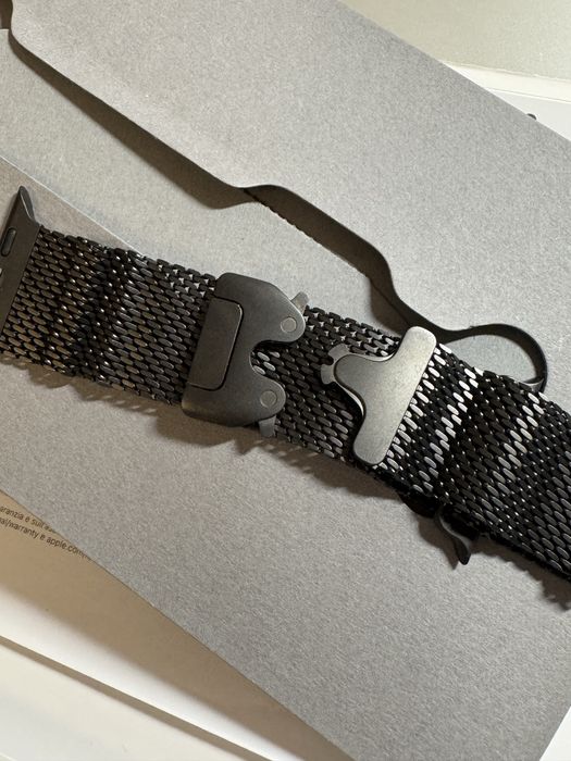 Curea Apple Watch Ultra Black Titanium Milanese Loop - Small