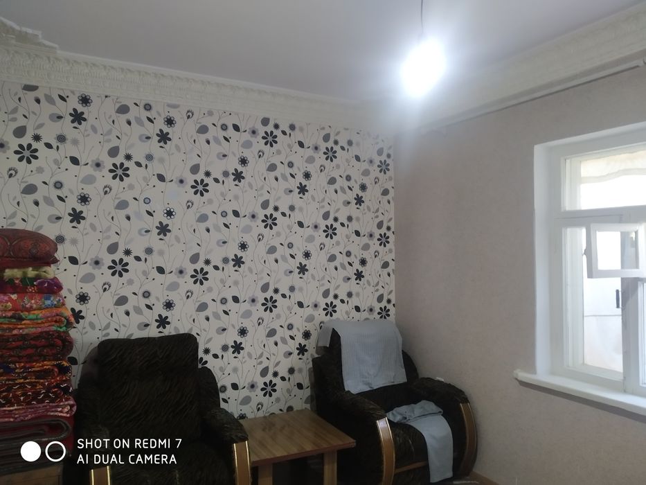 Прадаётся дом в харошом состоянии  8 комнат и1 гараж находится возле ц