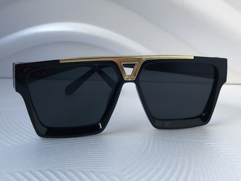 Модерни дамски слънчеви очила