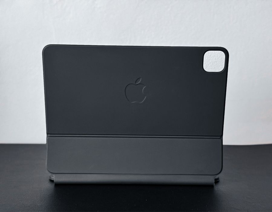 Tastatură / Husă Apple iPad Magic Keyboard pt iPad 11” -  impecabilă
