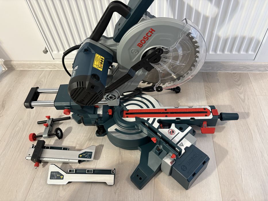 Fierastrau circular stationar BOSCH GCM 254 D Profesional