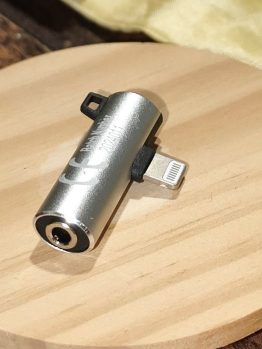 Lightning към 3.5 мм жак адаптер-преход