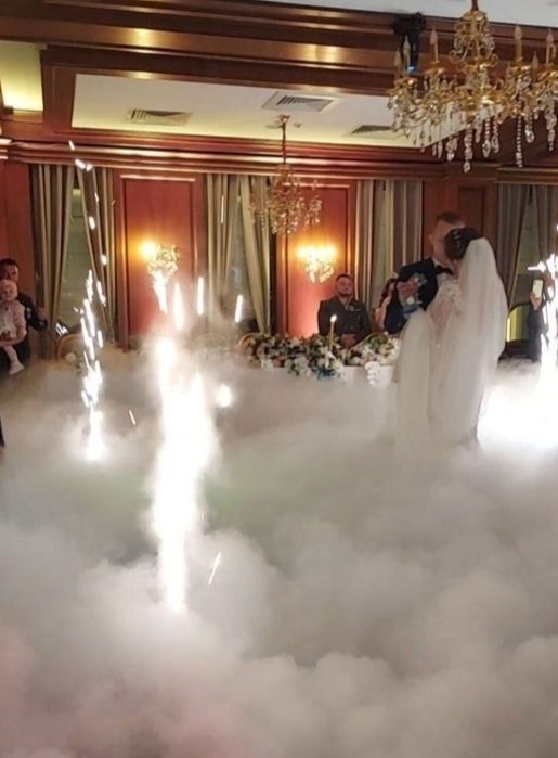 Fum greu dansul mirilor/Artificii nunta/Lumini Arhitecturale Nunta