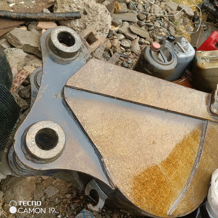 Kavush PalisibilanEkskvtor 2100