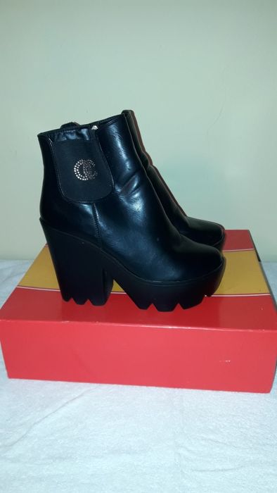 Зимний обувьчерная