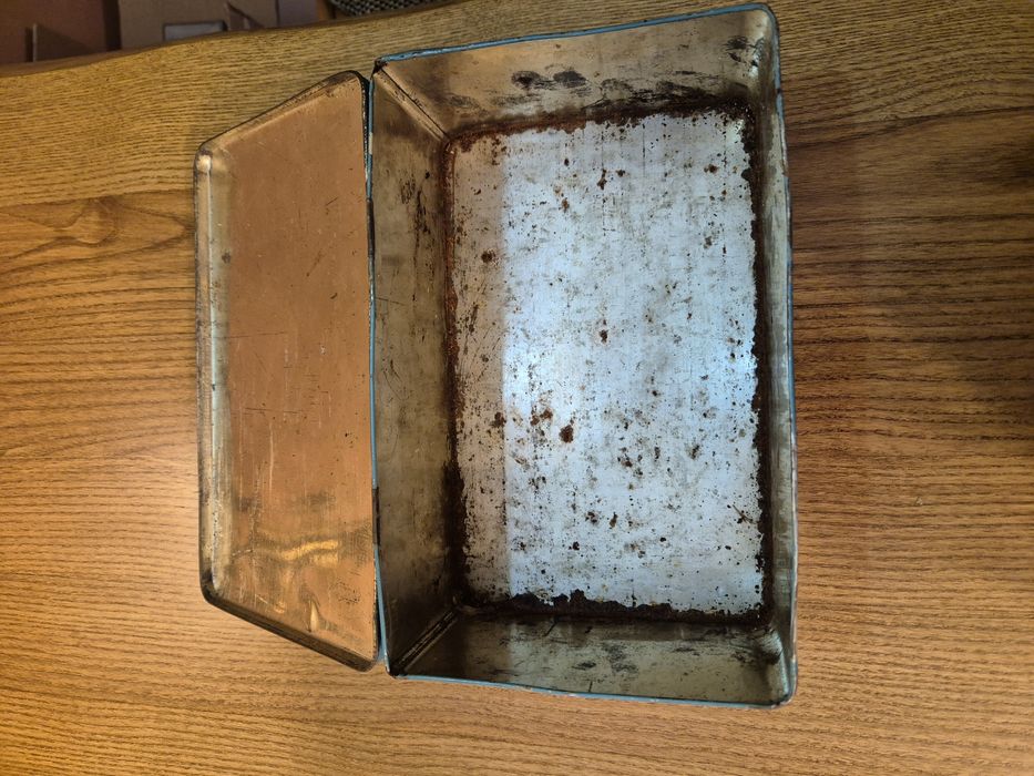 2 Cutii vechi din tabla, Agatex