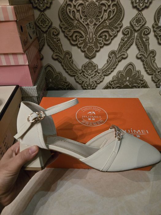 Нежные белые туфли "Humei"