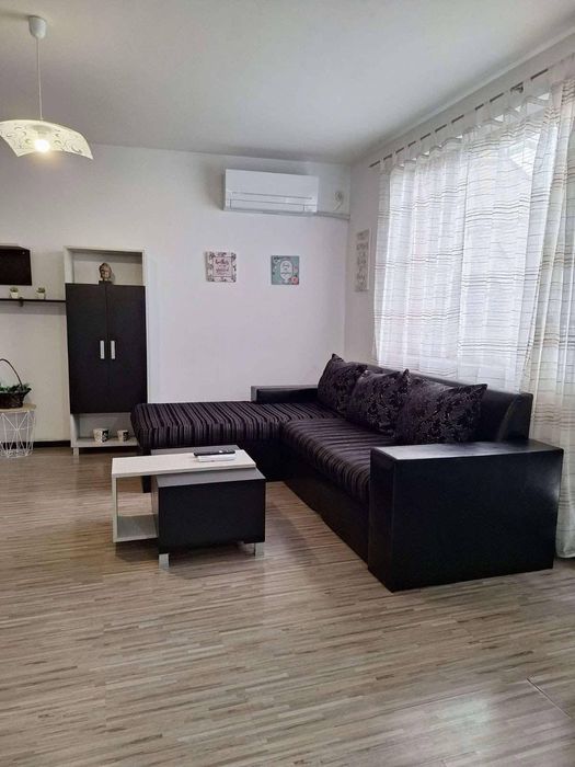 Дава се под наем Тристаен апартамент в Пловдив, Център - 170 кв.м за 650 € - Снимка #1