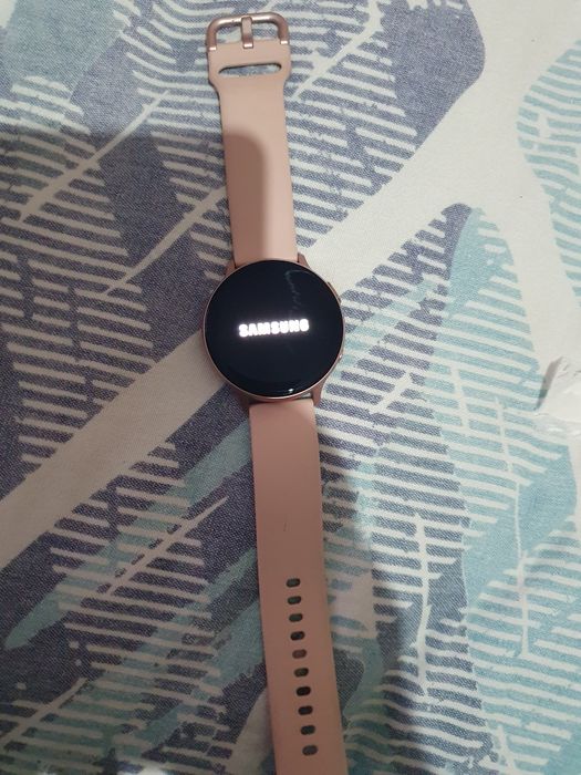 Продам  смарт  часы отличное состояние