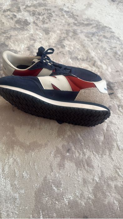 Продам кроссовки