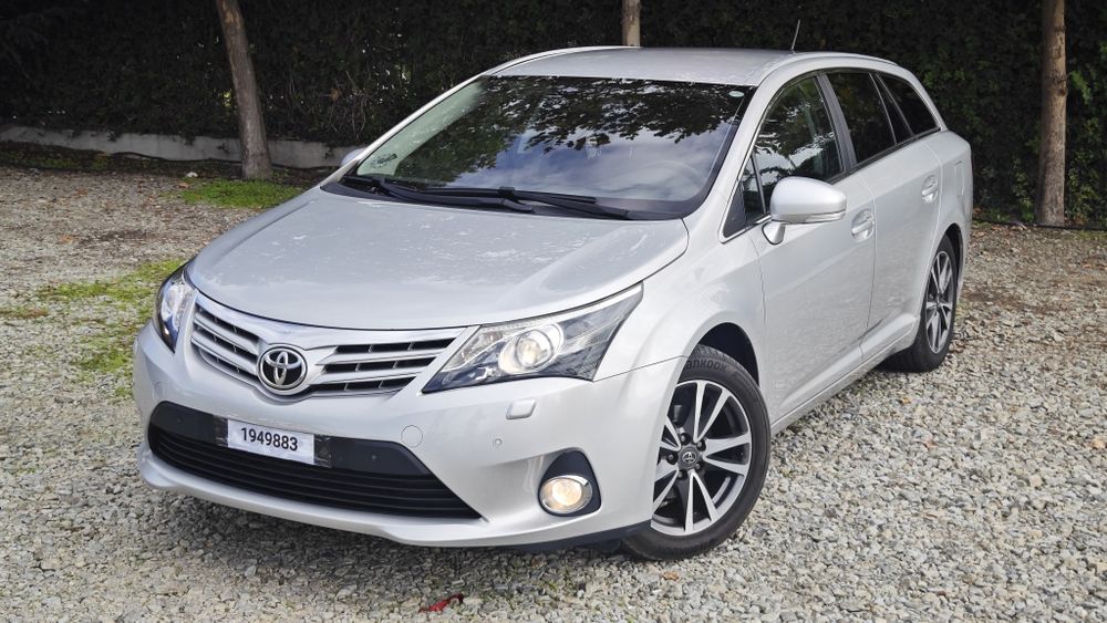 TOYOTA Avensis