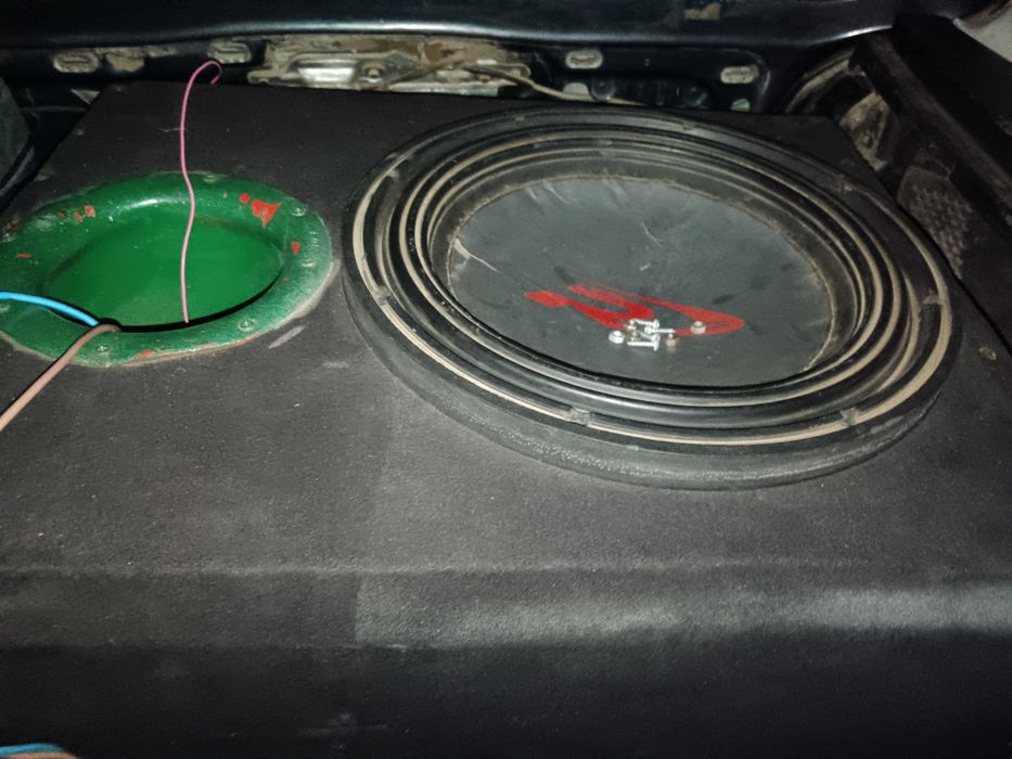 Сабвуфер 15 дюймов с коробом