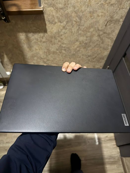 Lenova v15 G4 AMD RAYZEN 5
