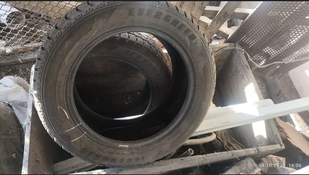 Продам комплект зимних шин