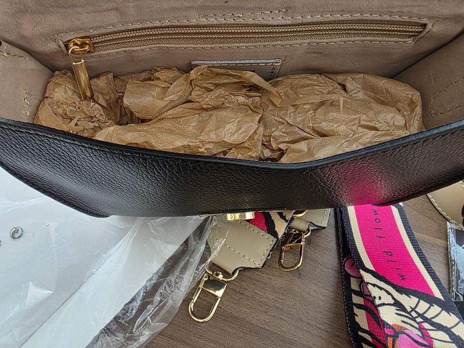 Дамска чанта от ест.кожа EGO
WILD FLOWER