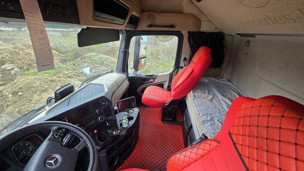 Mercedes Actros 1845