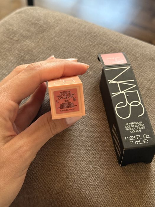 Blush lichid Nars