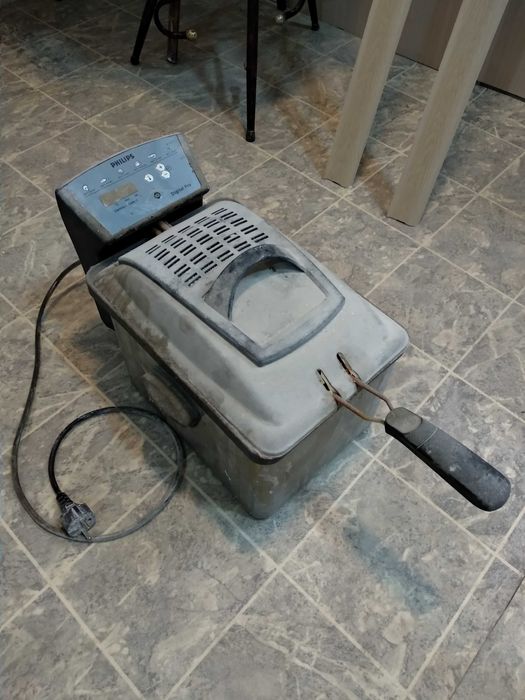 Фритюрница Philips (3.5L).