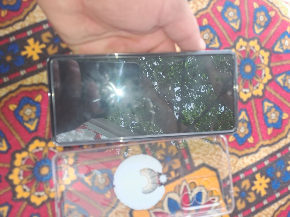 Samsung A53 8/128 xolati yangi 1 oy buldi