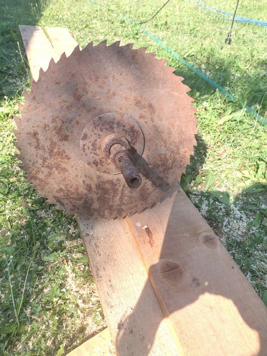 Vând ax circular plus disc taiere