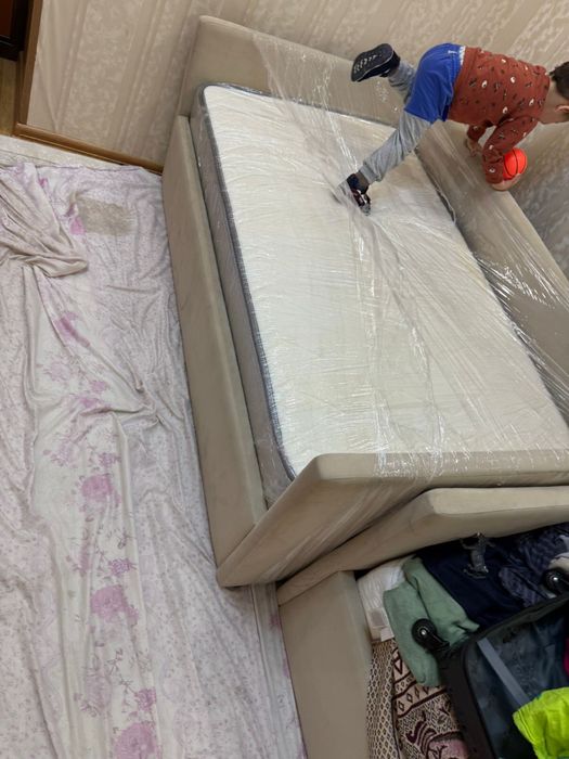 Продам кровать с матрасом, ящик имеется под кроватью для постельного