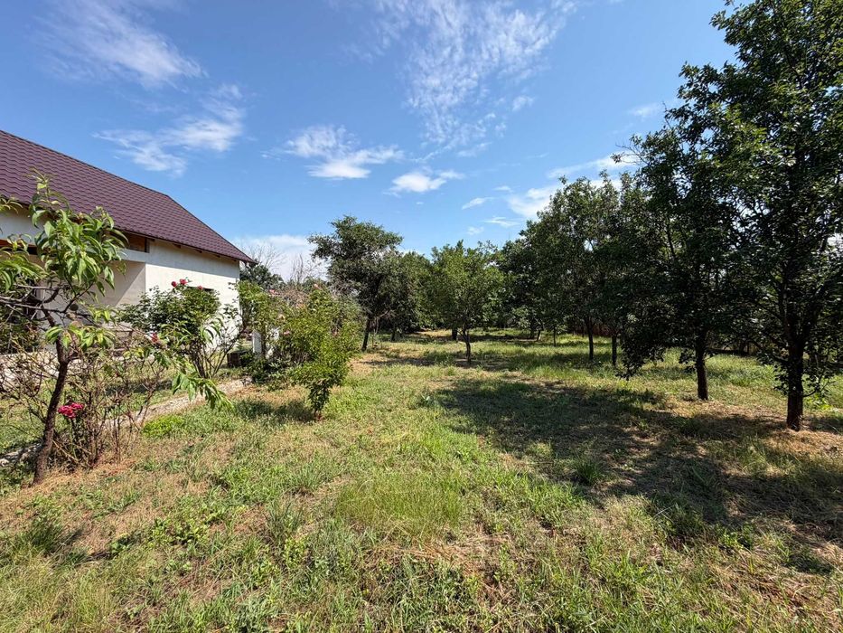 Casa + Mansarda de vanzare, Teren 1480mp, Gard beton