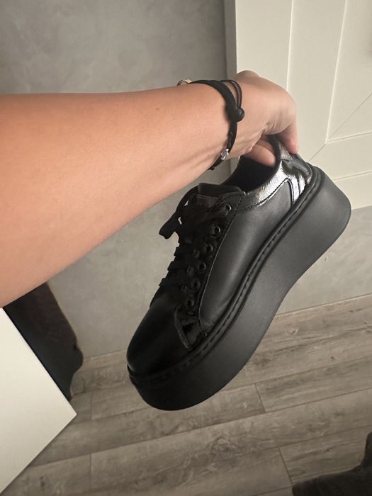 Дамска чанта Guess