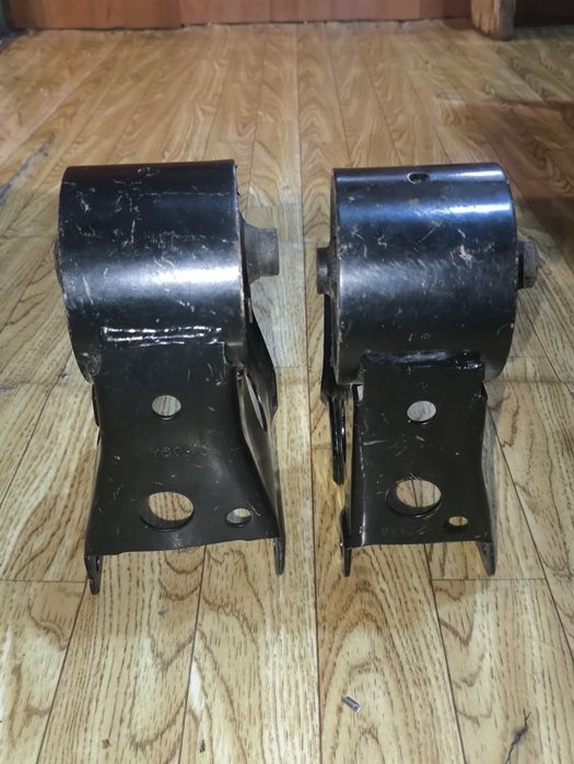 Продам подушки двигателя и коробки