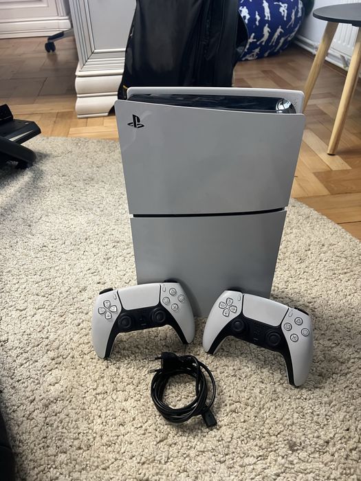 Play Station 5 (PS5) Un TB cfi-2016