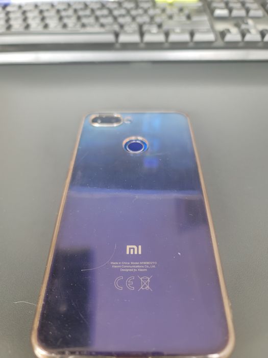 Продам Смартфон Xiaomi MI 8 lite 4/64GB