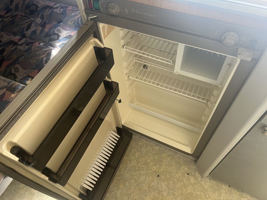 Se vinde rulota full mobilata, totul functional (cititi descrierea)