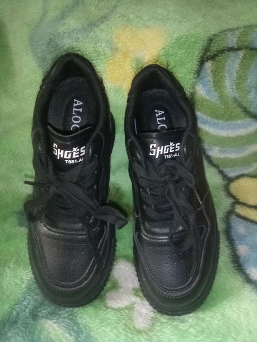 Adidași negri Nr 37 noi